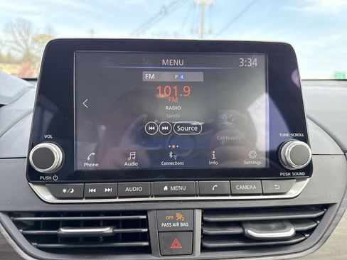 Certified 2025 Nissan Altima 2.5 SV FWD image 19