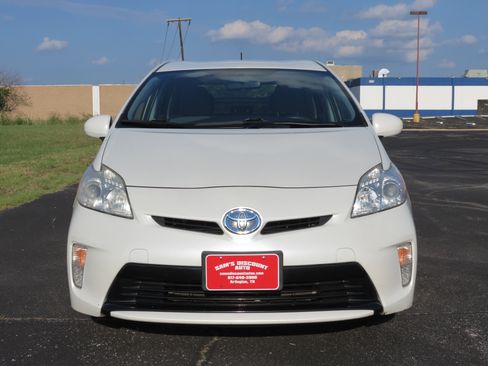 Used 2012 Toyota Prius Two FWD image 6