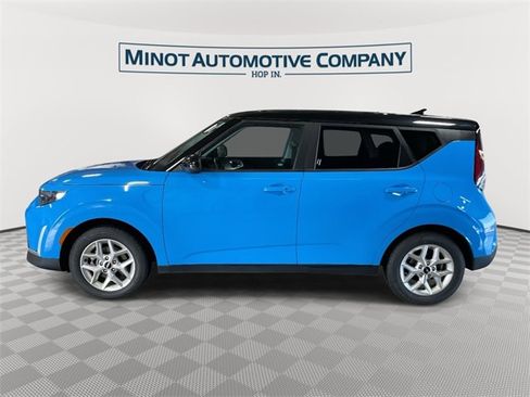 Used 2023 Kia Soul S image 4