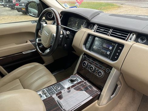 Used 2016 Land Rover Range Rover HSE image 11