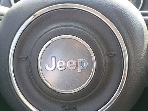 Used 2018 Jeep Compass Limited w/ Navigation Group FWD image 21