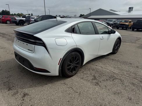 Used 2023 Toyota Prius Prime FWD image 13