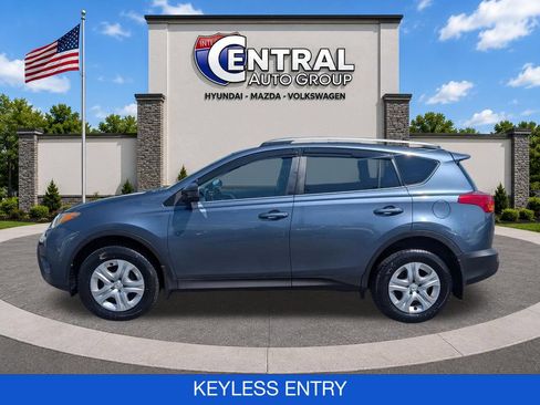 Used 2013 Toyota RAV4 LE AWD/4WD image 5