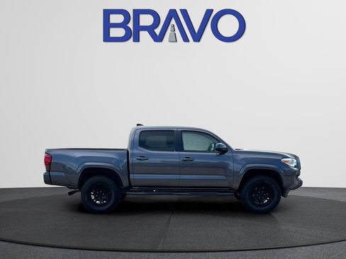 Used 2020 Toyota Tacoma SR w/ SR Convenience Package RWD image 4
