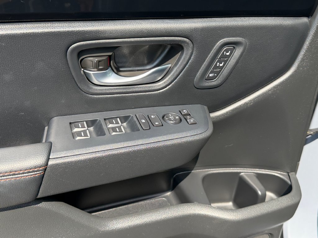 Used 2025 Honda Pilot TrailSport image 15