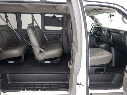 Used 2018 Chevrolet Express 2500 LS w/ Driver Convenience Package image 14