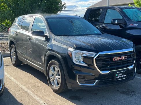 Used 2024 GMC Terrain SLE AWD/4WD image 2