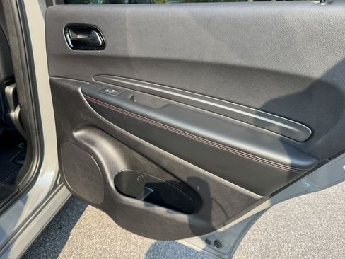 Used 2025 Dodge Durango R/T w/ Blacktop Package AWD/4WD image 19