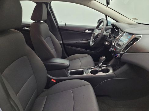 Used 2018 Chevrolet Cruze LT image 21