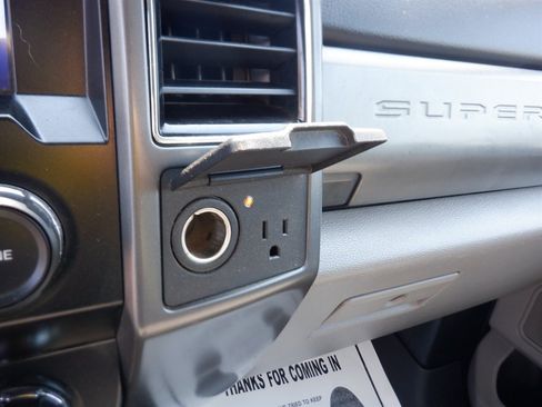 Used 2020 Ford F350 XLT AWD/4WD image 24