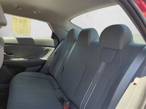 Used 2024 Hyundai Elantra SEL FWD image 18