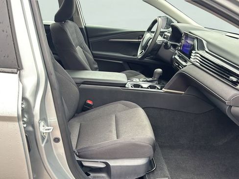 Used 2025 Toyota Camry LE image 11