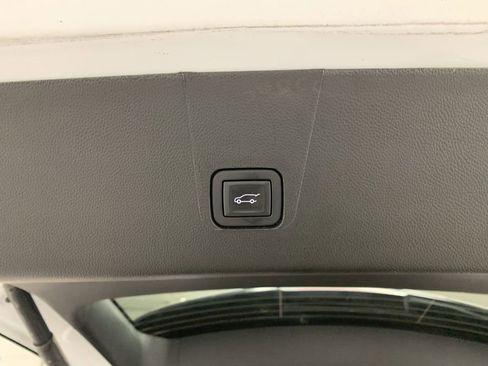 Used 2023 Chevrolet Traverse LT w/ LPO, Floor Liner Package AWD/4WD image 26