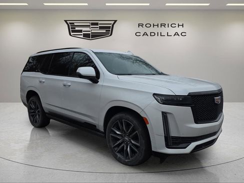 Used 2023 Cadillac Escalade Sport w/ Touring Package image 3