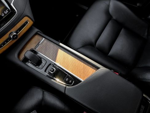 Used 2022 Volvo XC90 T8 Inscription Expression image 34