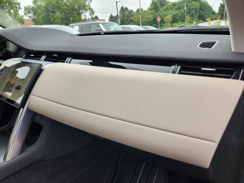 Certified 2025 Land Rover Discovery Sport S AWD/4WD image 17