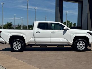 Used 2025 Toyota Tacoma SR5 AWD/4WD video 3