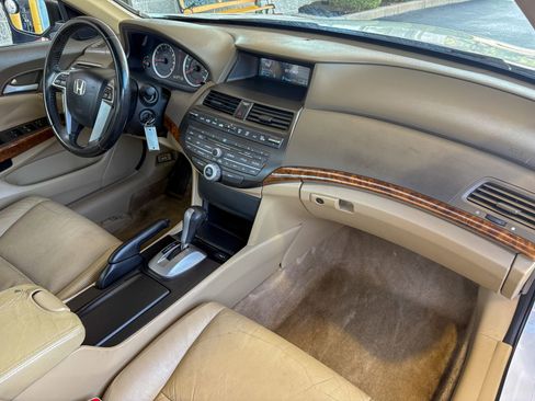 Used 2010 Honda Accord EX-L image 17