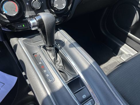 Used 2020 Honda HR-V LX image 14