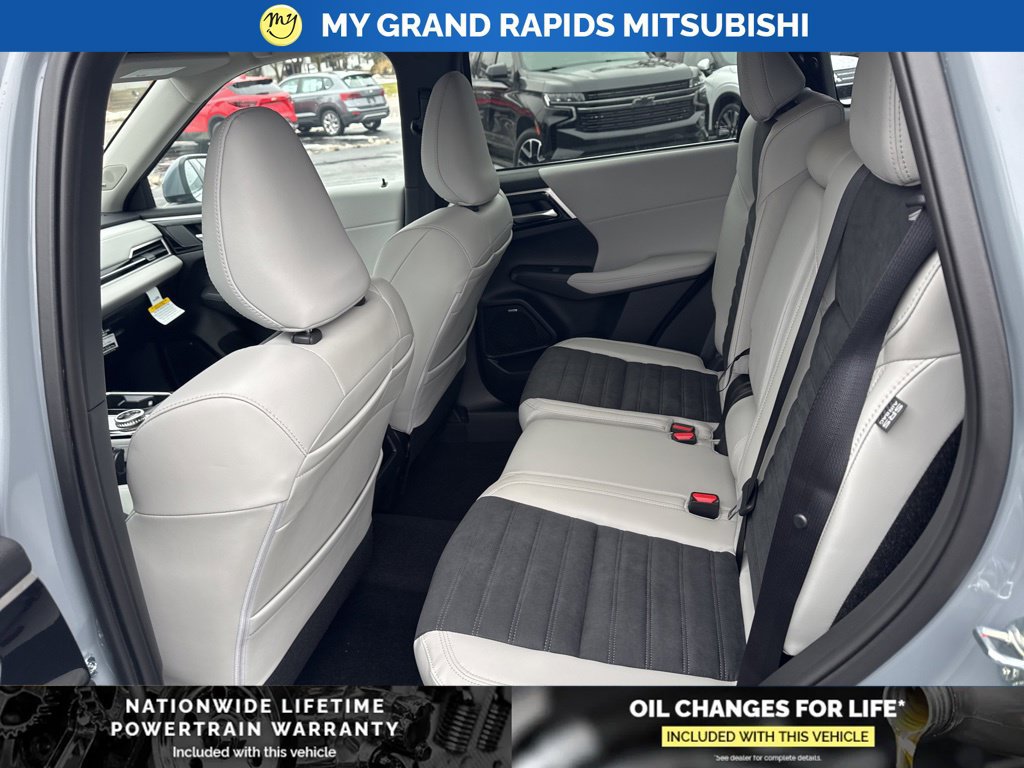 New 2026 Mitsubishi Outlander SE AWD/4WD image 10