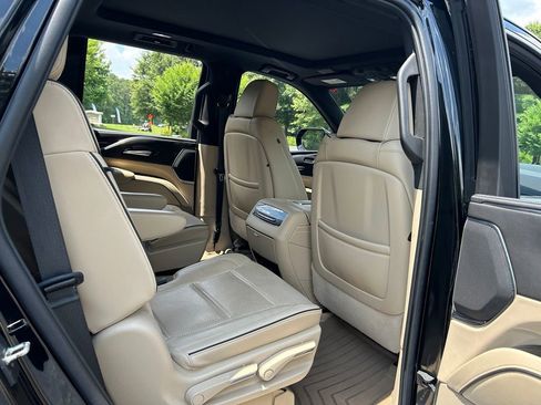 Used 2022 Cadillac Escalade Premium Luxury w/ Performance Package AWD/4WD image 49