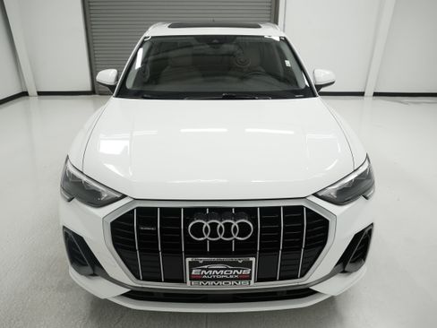Used 2021 Audi Q3 2.0T Premium w/ Convenience Package AWD/4WD image 2