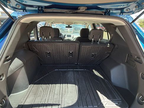 Used 2019 Chevrolet Equinox LT w/ LPO, Floor Liner Package FWD image 9