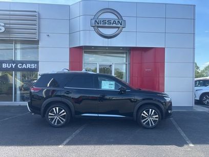 New 2025 Nissan Pathfinder Platinum w/ Cargo Package