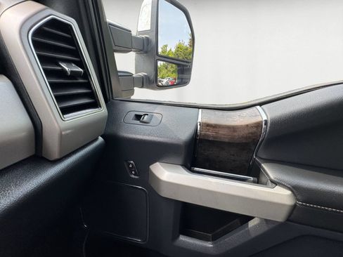 Used 2022 Ford F250 Lariat w/ Chrome Package AWD/4WD image 12