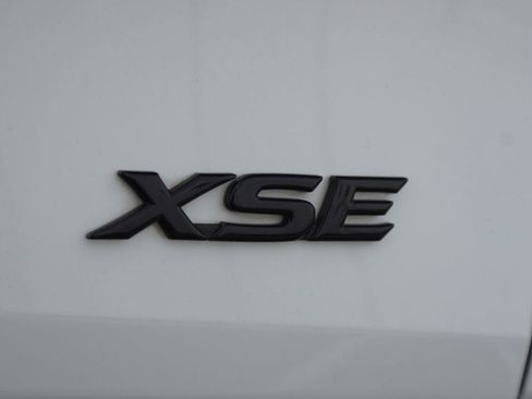 Used 2025 Toyota Sienna XSE w/ XSE Plus Package image 21