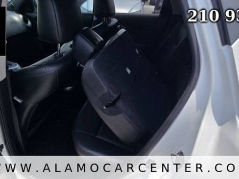 Used 2014 Nissan Juke SL FWD image 27
