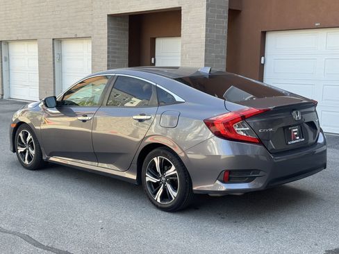 Used 2016 Honda Civic Touring image 3
