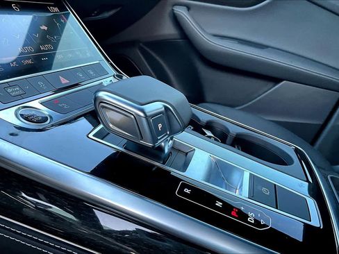 Used 2025 Audi Q8 Premium Plus w/ Premium Plus Package image 14