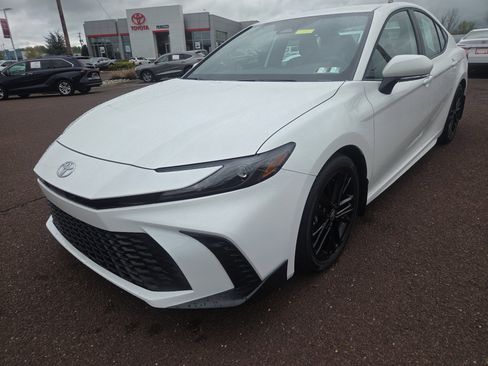 Certified 2025 Toyota Camry SE w/ Convenience Package FWD image 7