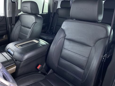 Certified 2018 GMC Yukon Denali w/ Denali Ultimate Package image 12