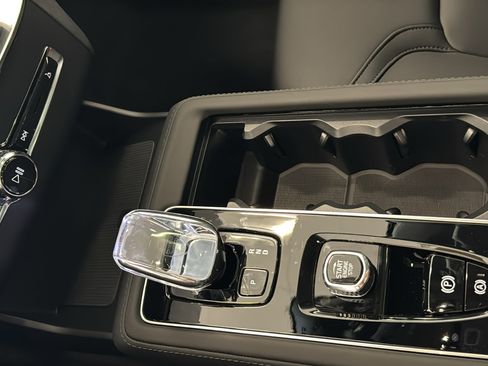 New 2026 Volvo XC90 B5 Core AWD/4WD image 19