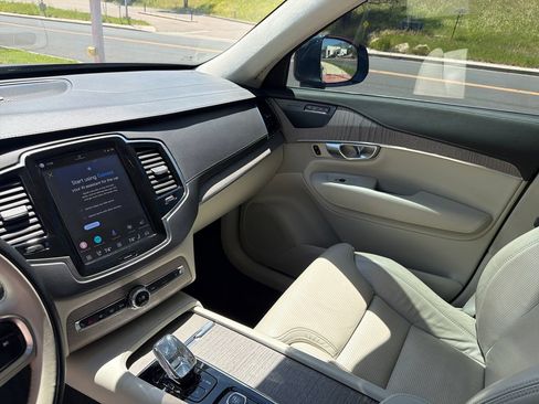 Used 2023 Volvo XC90 T8 Ultimate w/ Lounge Package AWD/4WD image 18