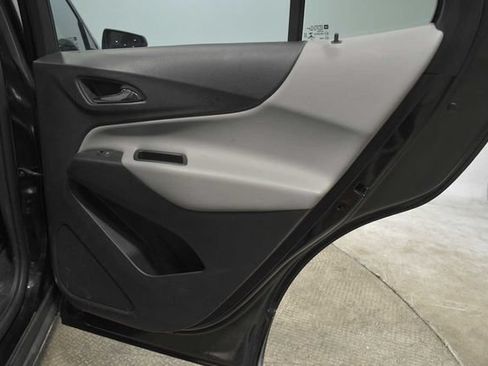 Used 2021 Chevrolet Equinox LS w/ LS Convenience Package FWD image 13