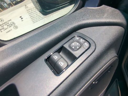 Used 2024 Mercedes-Benz Sprinter 2500 image 9