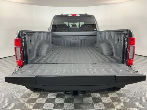 Used 2022 Ford F450 Platinum w/ FX4 Off-Road Package image 7