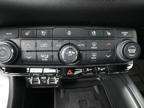 Used 2023 Dodge Durango R/T AWD/4WD image 31
