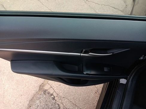 Used 2025 Toyota Camry SE image 27