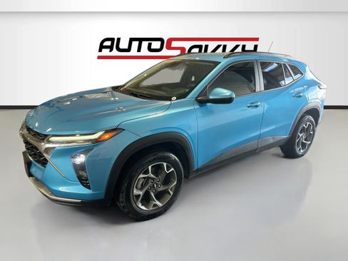 Used 2026 Chevrolet Trax LT FWD image 3