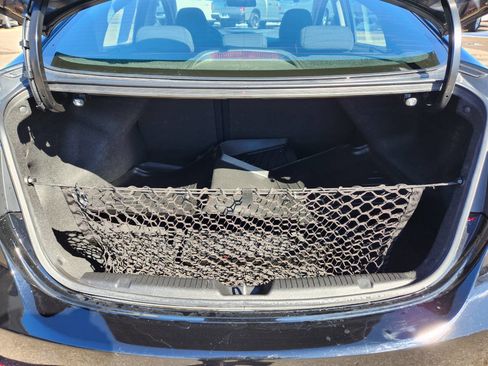 Used 2015 Hyundai Elantra SE w/ Option Group 03 FWD image 28