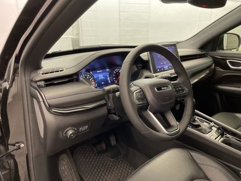 New 2025 Jeep Compass Latitude w/ Altitude Special Edition image 13