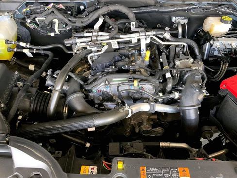 Used 2025 Ford Ranger Lariat w/ FX4 Off-Road Package AWD/4WD image 9