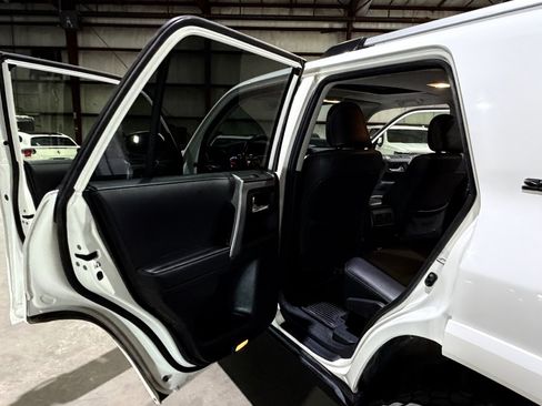 Used 2023 Toyota 4Runner SR5 Premium w/ Moonroof Package AWD/4WD image 16