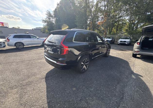 Certified 2025 Volvo XC90 B5 Core AWD/4WD image 4