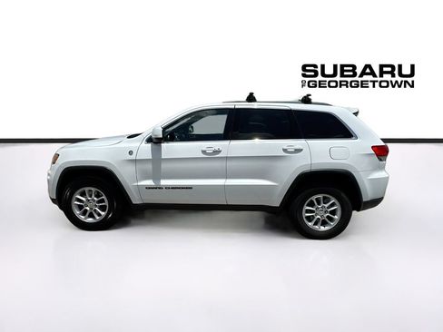 Used 2018 Jeep Grand Cherokee Laredo AWD/4WD image 4