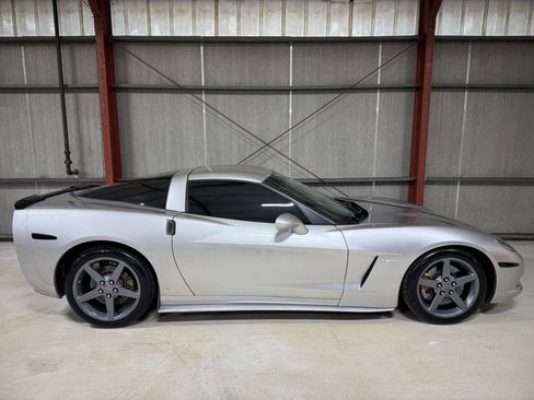 Used 2007 Chevrolet Corvette Coupe w/ Performance Package image 14